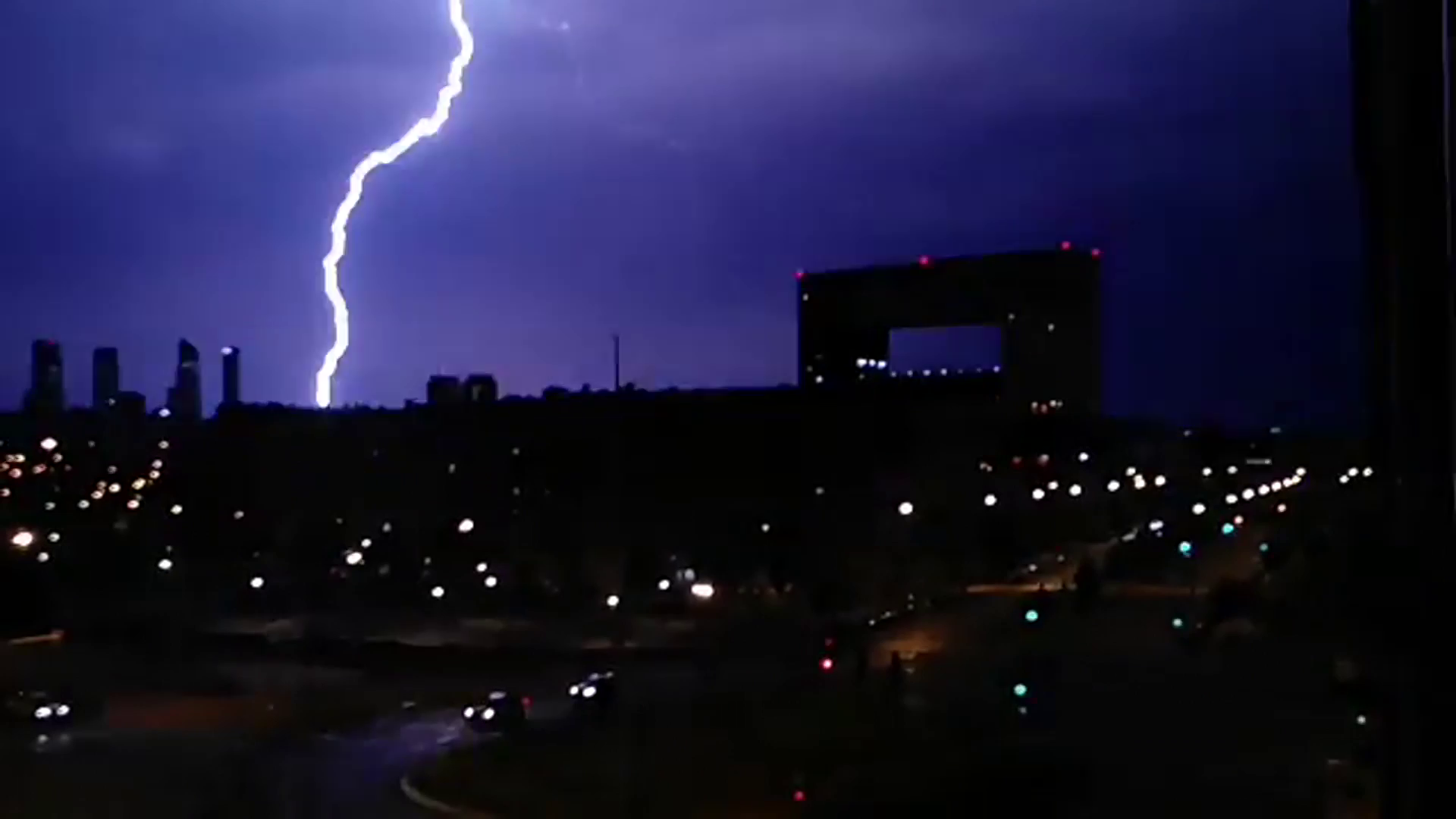 La DANA deja lluvia, nieve, granizo, rayos, truenos, frío y