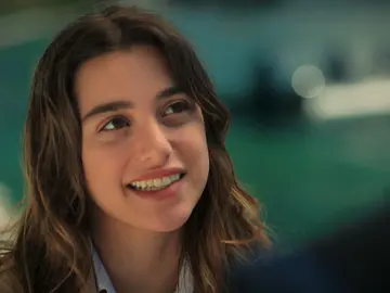 En el último capítulo de ‘Hermanos’: Melisa no está dispuesta a renunciar a Kadir, aunque sus padres hagan hasta lo imposible por impedirlo En el último capítulo de ‘Hermanos’: Melisa no está dispuesta a renunciar a Kadir, aunque sus padres hagan hasta lo imposible por impedirlo