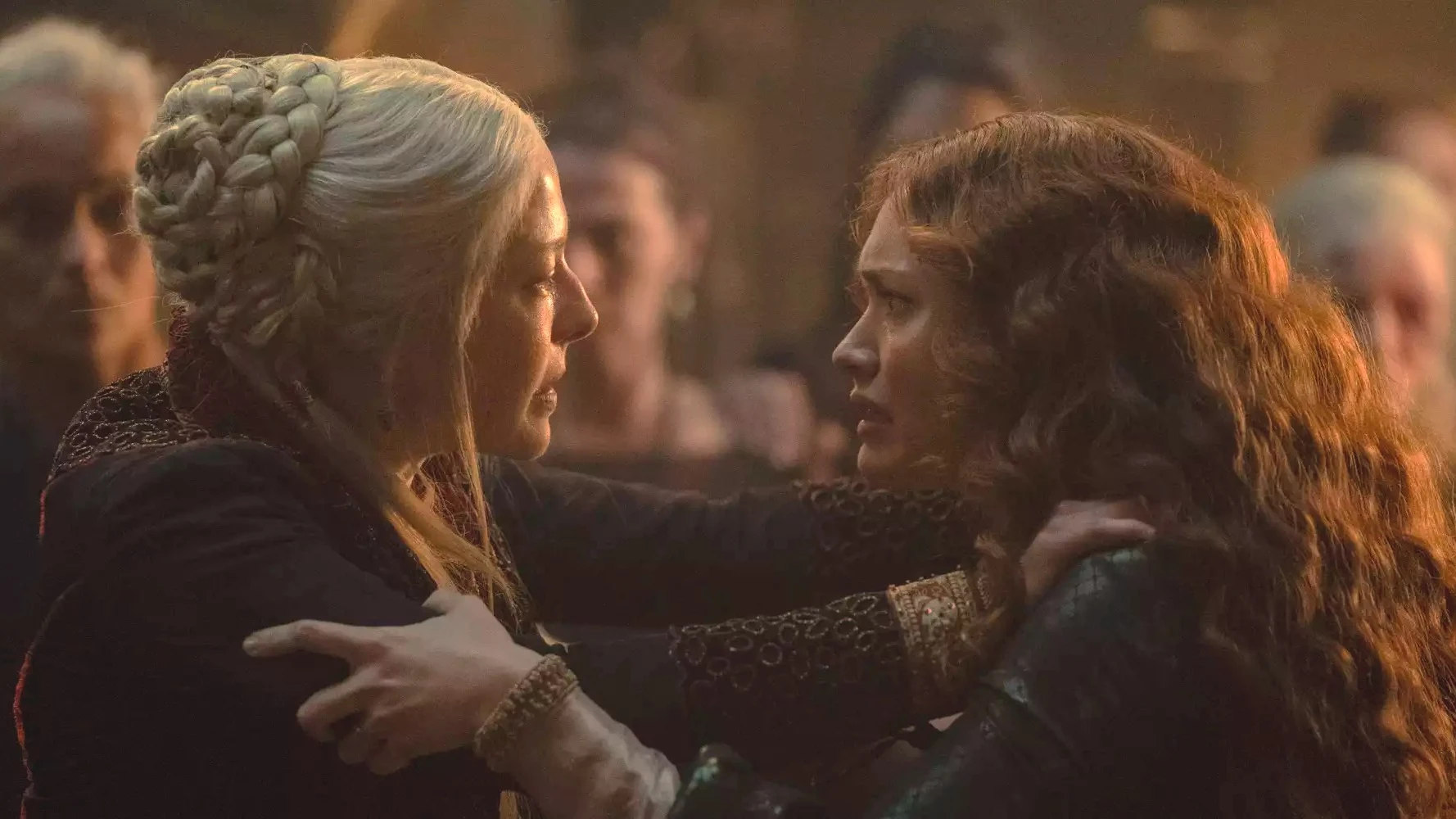 Emma D'Arcy y Olivia Cooke