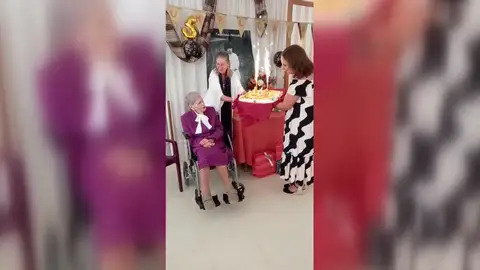 Mujer cumple 105 años Mujer cumple 105 años
