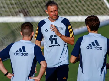 El seleccionador español, Luis Enrique Martínez, durante un entrenamiento en la Ciudad del Futbol de Las Rozas El seleccionador español, Luis Enrique Martínez, durante un entrenamiento en la Ciudad del Futbol de Las Rozas