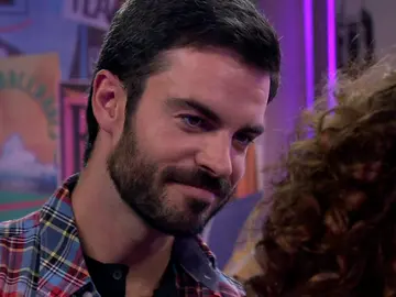 Nieves contrata a su amante en ‘Supermercado Sanabria’: “Ya tienes trabajo, Samuel” Nieves contrata a su amante en ‘Supermercado Sanabria’: “Ya tienes trabajo, Samuel”