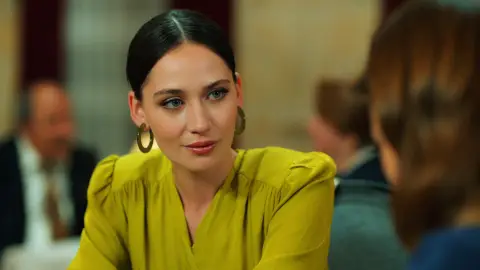 Betül, más cerca de negociar con Abdülkadir: Züleyha se plantea aceptar su oferta Betül, más cerca de negociar con Abdülkadir: Züleyha se plantea aceptar su oferta