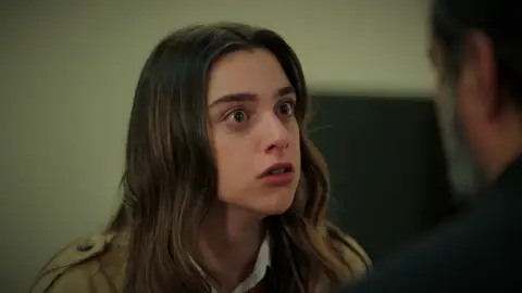 Melisa se arma de valor y se enfrenta a sus padres: "Estoy enamorada de Kadir y voy a seguir con él" Melisa se arma de valor y se enfrenta a sus padres: "Estoy enamorada de Kadir y voy a seguir con él"