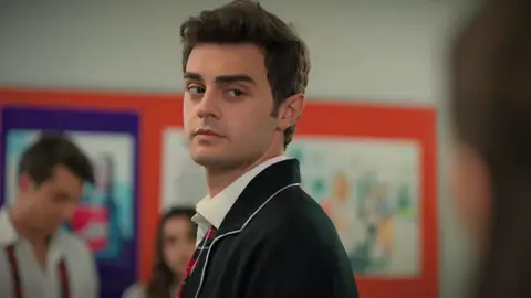 ¡Salvado en el último momento!: Ömer consigue que no le echen del colegio con la ayuda de Akif ¡Salvado en el último momento!: Ömer consigue que no le echen del colegio con la ayuda de Akif