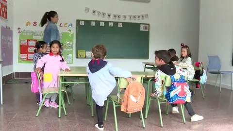 Los nuevos alumnos de la escuela de Villar del Río, en Soria Los nuevos alumnos de la escuela de Villar del Río, en Soria