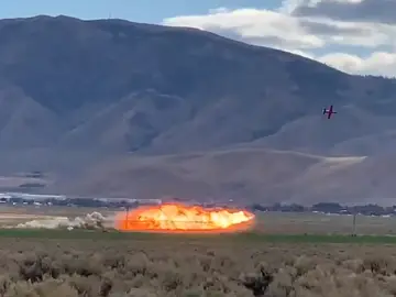 Deportes Antena 3 (20-09-22) Muere un piloto al estrellarse su avión compitiendo en las Reno Air Races Deportes Antena 3 (20-09-22) Muere un piloto al estrellarse su avión compitiendo en las Reno Air Races