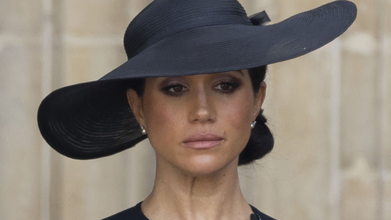 Las comentadas lágrimas de Meghan Markle al despedirse de Isabel II en el lugar donde se casó