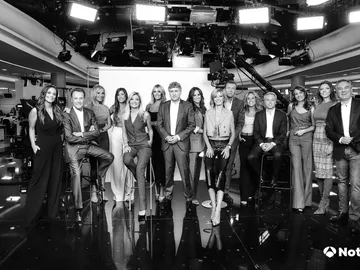 Presentadores de Antena 3 Noticias con el director Santiago González Presentadores de Antena 3 Noticias con el director Santiago González