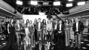 Presentadores de Antena 3 Noticias con el director Santiago González Presentadores de Antena 3 Noticias con el director Santiago González