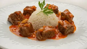 Receta de Arguiñano para disfrutar en familia: carne guisada con arroz