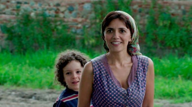 María triunfa con su idea y da trabajo a todas las mujeres del pueblo