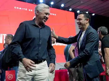 Ancelotti y Xavi en el encuentro de entrenadores de la RFEF Ancelotti y Xavi en el encuentro de entrenadores de la RFEF