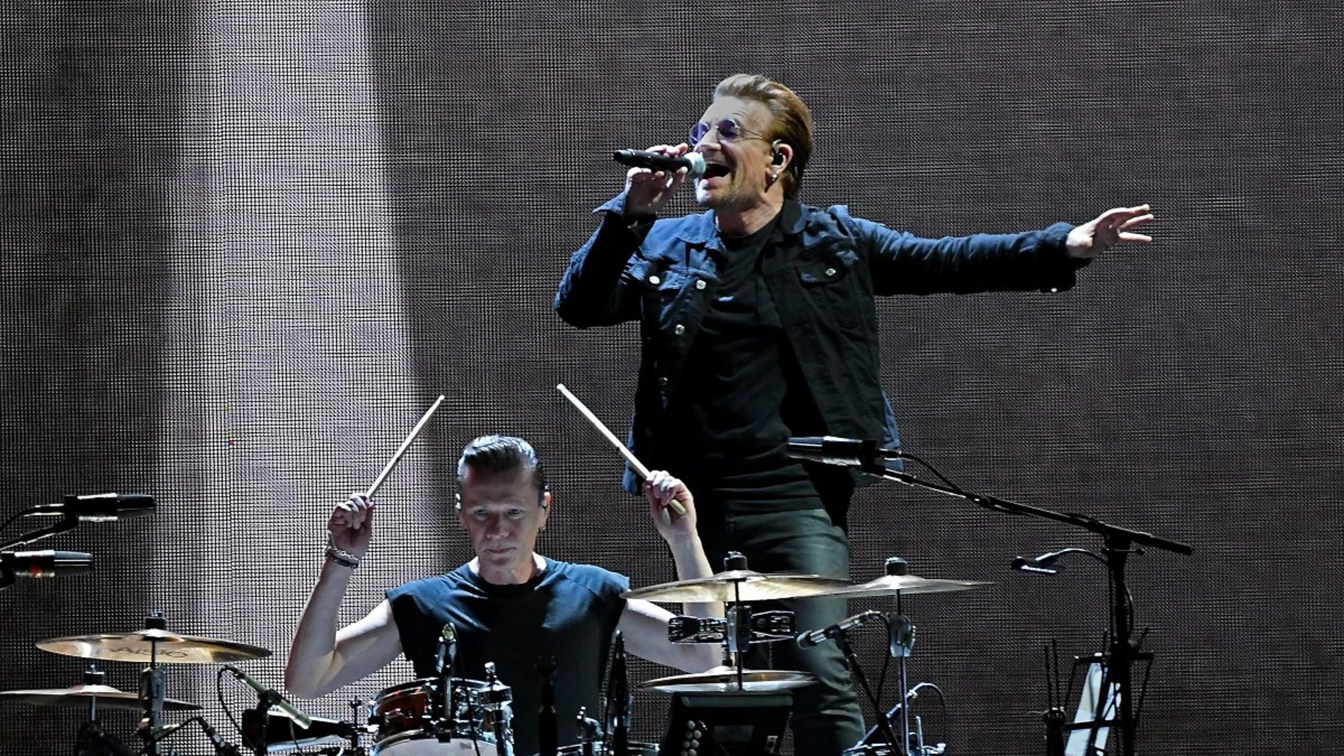 U2 llega con nuevo disco