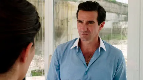 Antonio presiona a María con un costoso regalo: “¿Quieres que te recuerde lo que pasó en Calabria?” Antonio presiona a María con un costoso regalo: “¿Quieres que te recuerde lo que pasó en Calabria?”