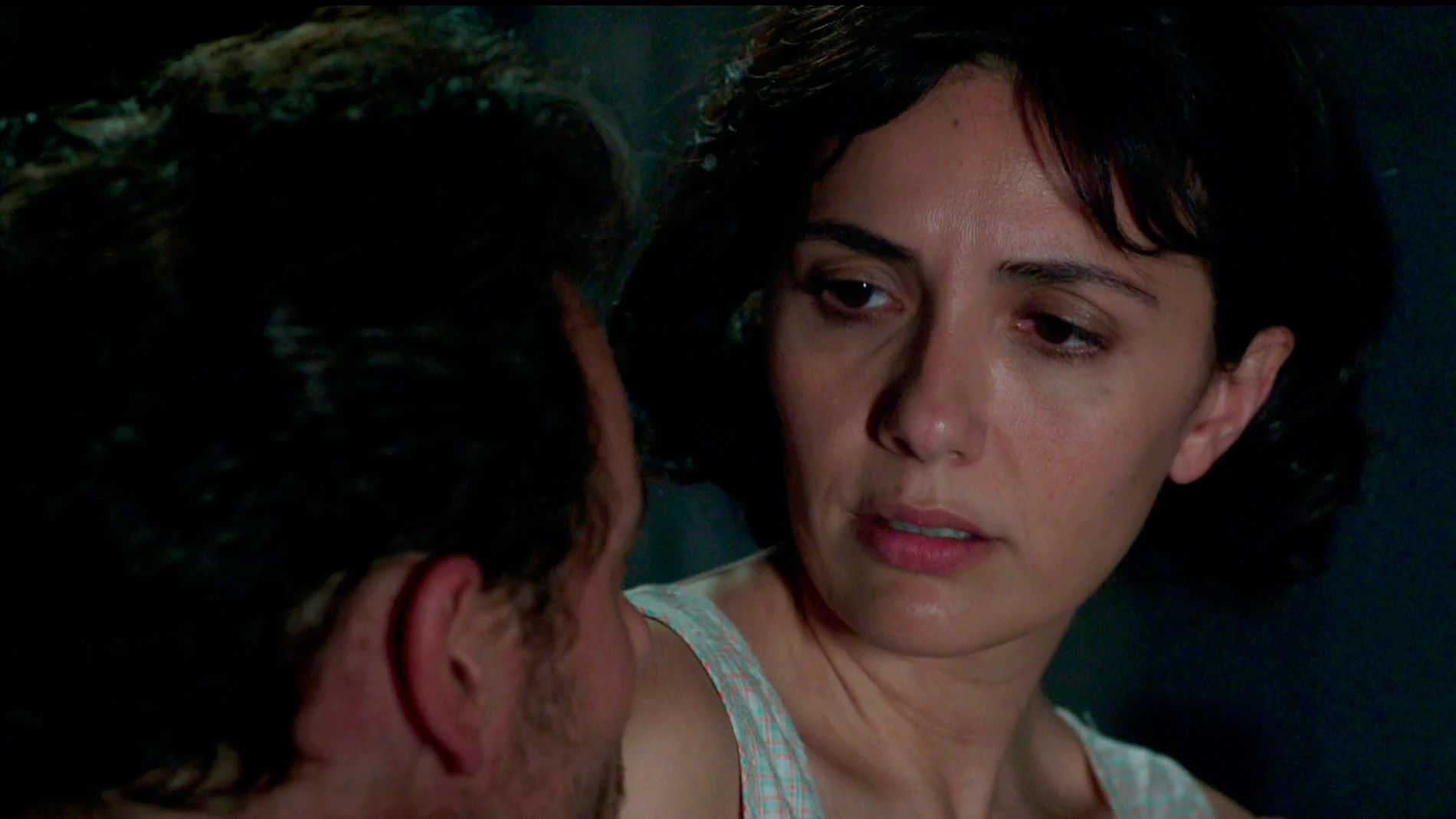 Italo le pide sinceridad a María sobre su historia con Antonio: “¿Hubo algo entre vosotros?”