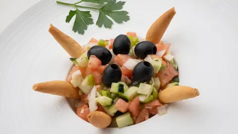 Arguiñano: Ensalada de picadillo andaluz, con ingredientes que todos tenemos en casa Arguiñano: Ensalada de picadillo andaluz, con ingredientes que todos tenemos en casa