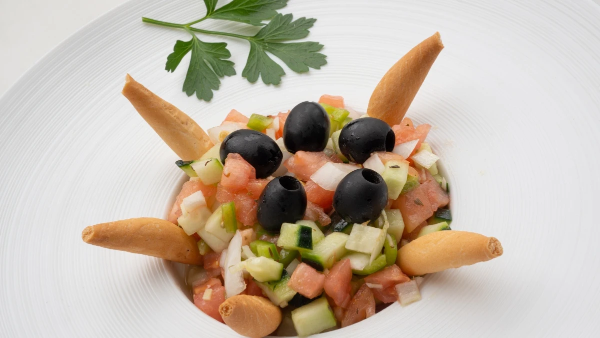 Arguiñano: Ensalada de picadillo andaluz, con ingredientes que todos tenemos en casa Arguiñano: Ensalada de picadillo andaluz, con ingredientes que todos tenemos en casa