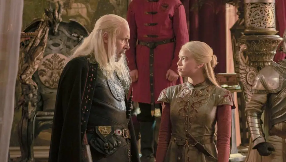 Milly Alcock y Paddy Considine como Rhaenyra y Viserys Targaryen en 'La Casa del Dragón'
