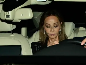 Isabel Preysler en el coche Isabel Preysler en el coche