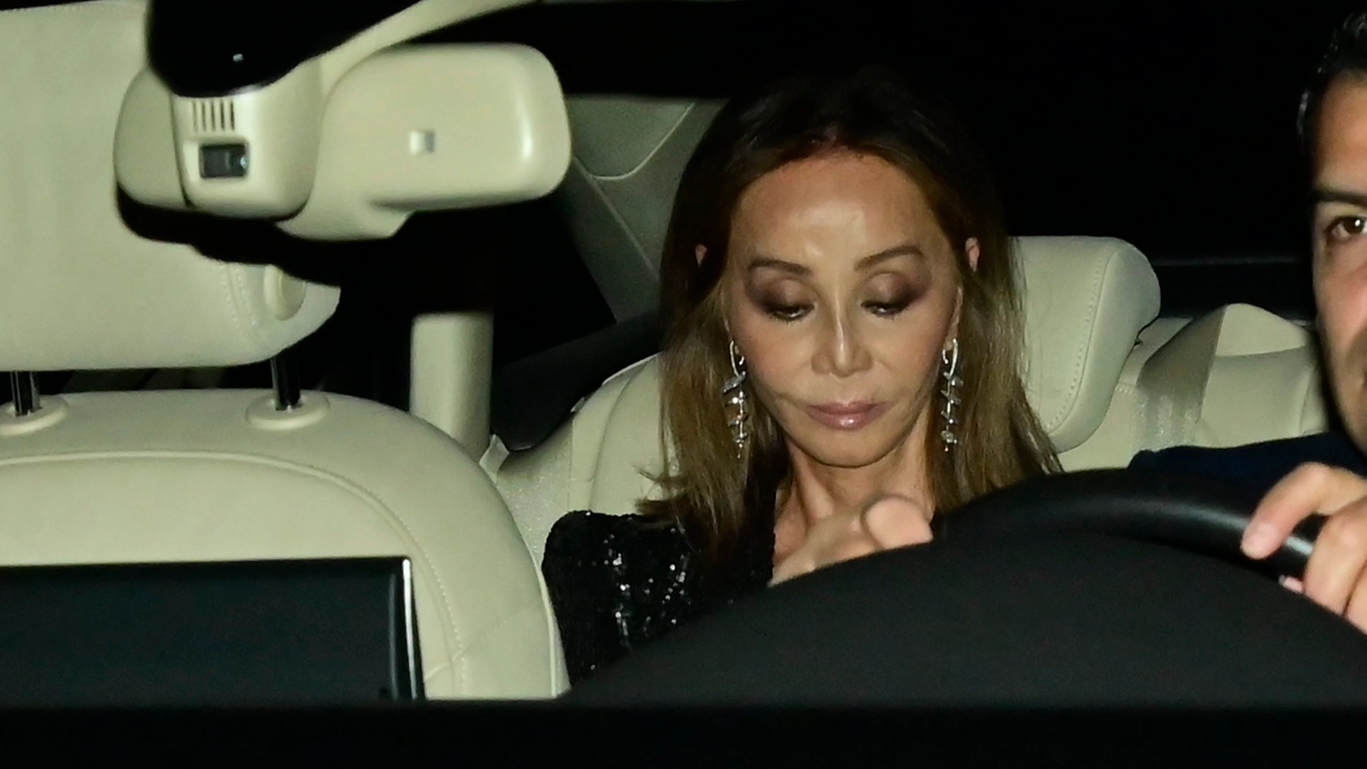 Isabel Preysler en el coche