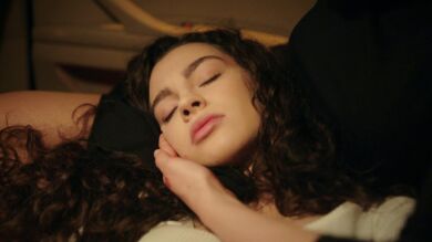 Esta noche en 'Hermanos': Asiye, inconsciente tras golpearse en la cabeza: ¿Se recuperará?