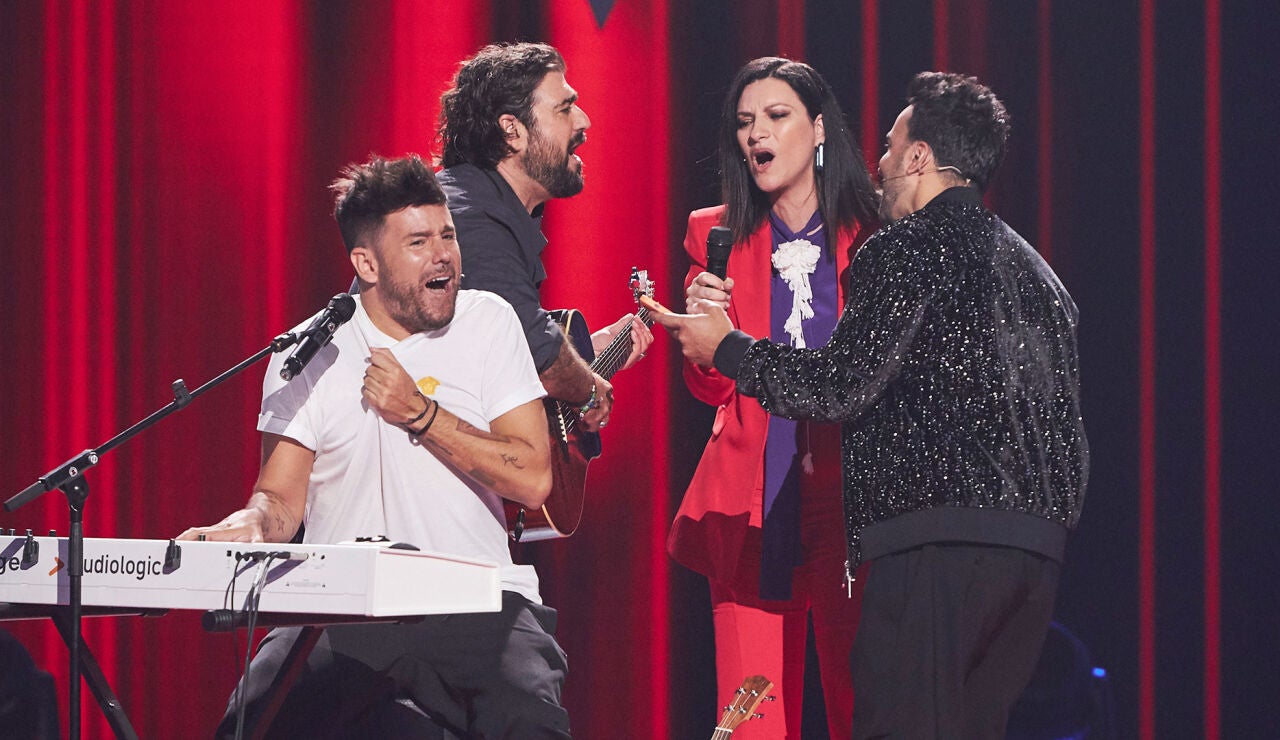 ¡Los coaches se convierten en una banda! ‘El patio’ cantando como nunca en ‘La Voz’ 