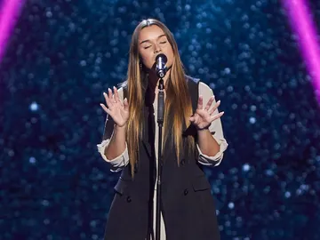 Lara García cautiva a Laura Pausini con su versión de ‘Jealous’ en ‘La Voz’ Lara García cautiva a Laura Pausini con su versión de ‘Jealous’ en ‘La Voz’