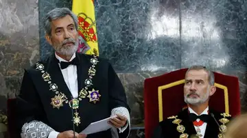 El presidente del Tribunal Supremo y del CGPJ, Carlos Lesmes, junto al rey Felipe VI El presidente del Tribunal Supremo y del CGPJ, Carlos Lesmes, junto al rey Felipe VI