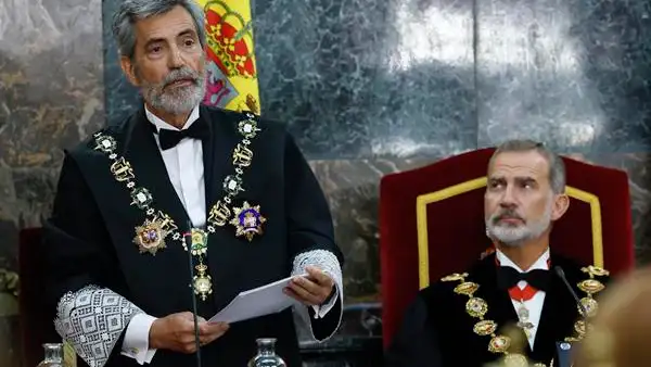 El presidente del Tribunal Supremo y del CGPJ, Carlos Lesmes, junto al rey Felipe VI