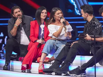 Alba canta con los coaches de ‘La Voz’ una versión de ‘Yo no me doy por vencido’ Alba canta con los coaches de ‘La Voz’ una versión de ‘Yo no me doy por vencido’