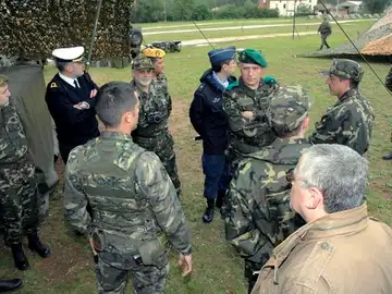 Reservistas voluntarios españoles en el campamento base del Regimiento de Transmisiones nº1 desplegado en Lerma. Reservistas voluntarios españoles en el campamento base del Regimiento de Transmisiones nº1 desplegado en Lerma.