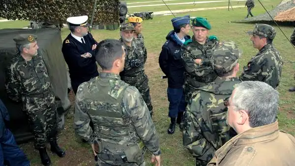 Reservistas voluntarios españoles en el campamento base del Regimiento de Transmisiones nº1 desplegado en Lerma. Reservistas voluntarios españoles en el campamento base del Regimiento de Transmisiones nº1 desplegado en Lerma.