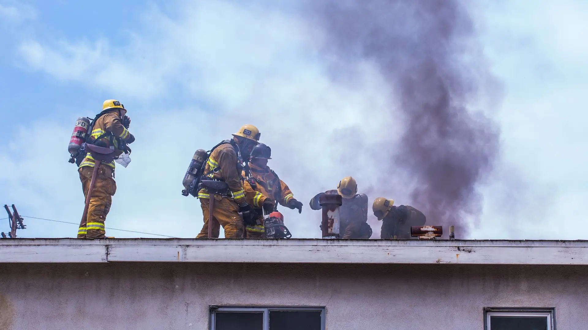 Incendio en una casa en Cartagena con una mujer y su abuela en el interior Incendio en una casa en Cartagena con una mujer y su abuela en el interior