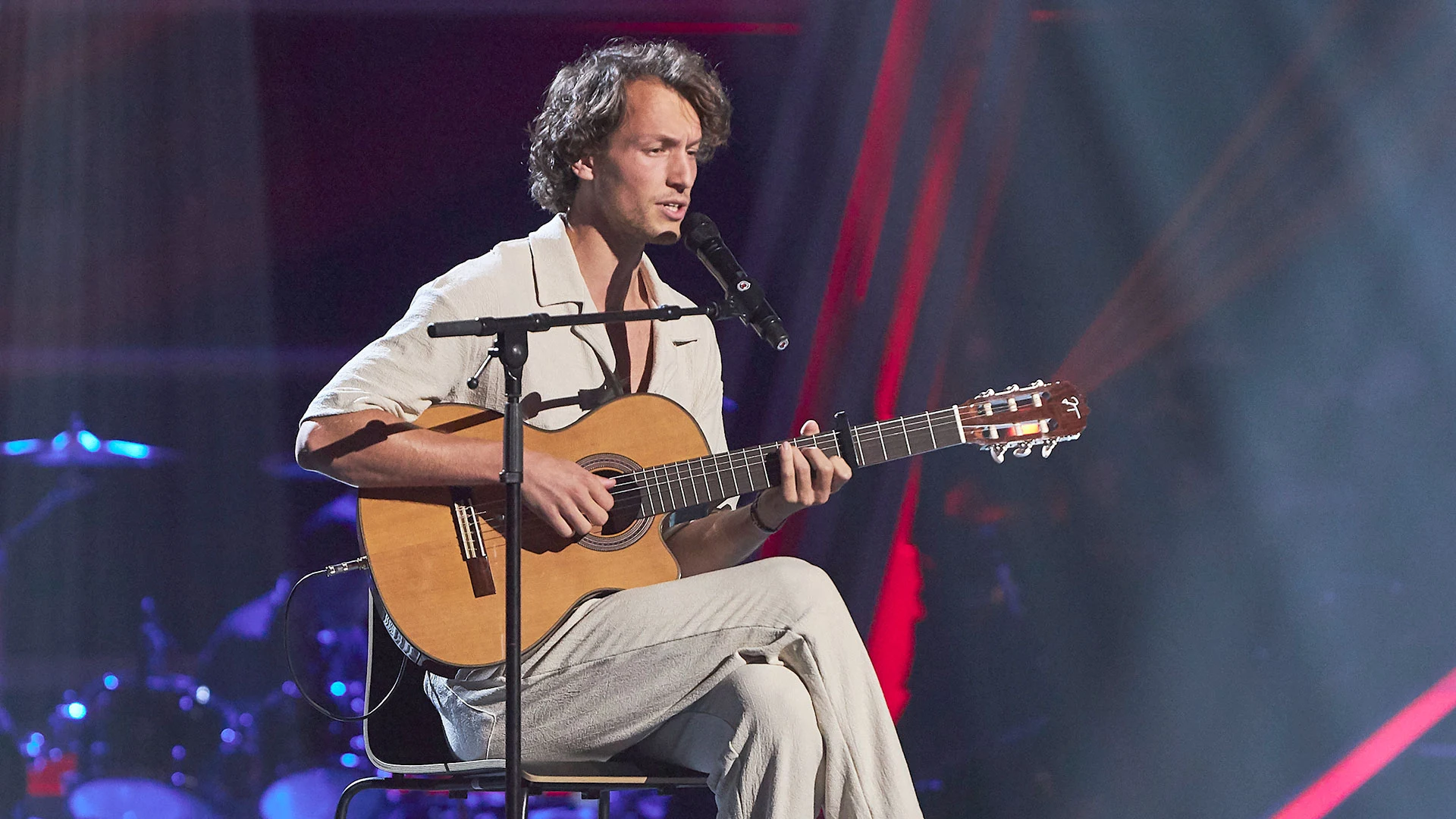 Anton Perard realiza una preciosa versión en francés de ‘Mujer contra mujer’ en ‘La Voz’ Anton Perard realiza una preciosa versión en francés de ‘Mujer contra mujer’ en ‘La Voz’