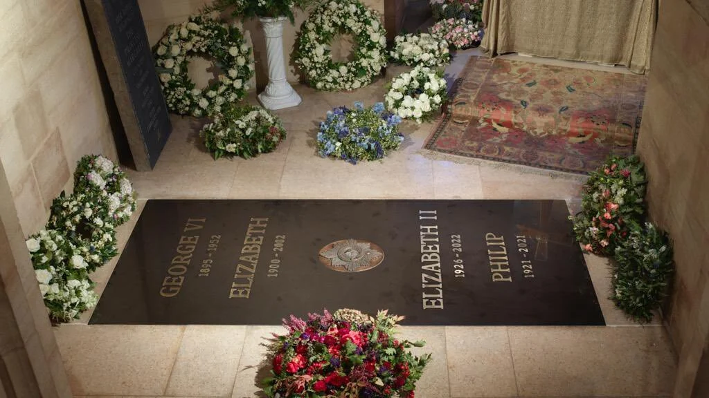 Imagen de la lápida de Isabel II Imagen de la lápida de Isabel II