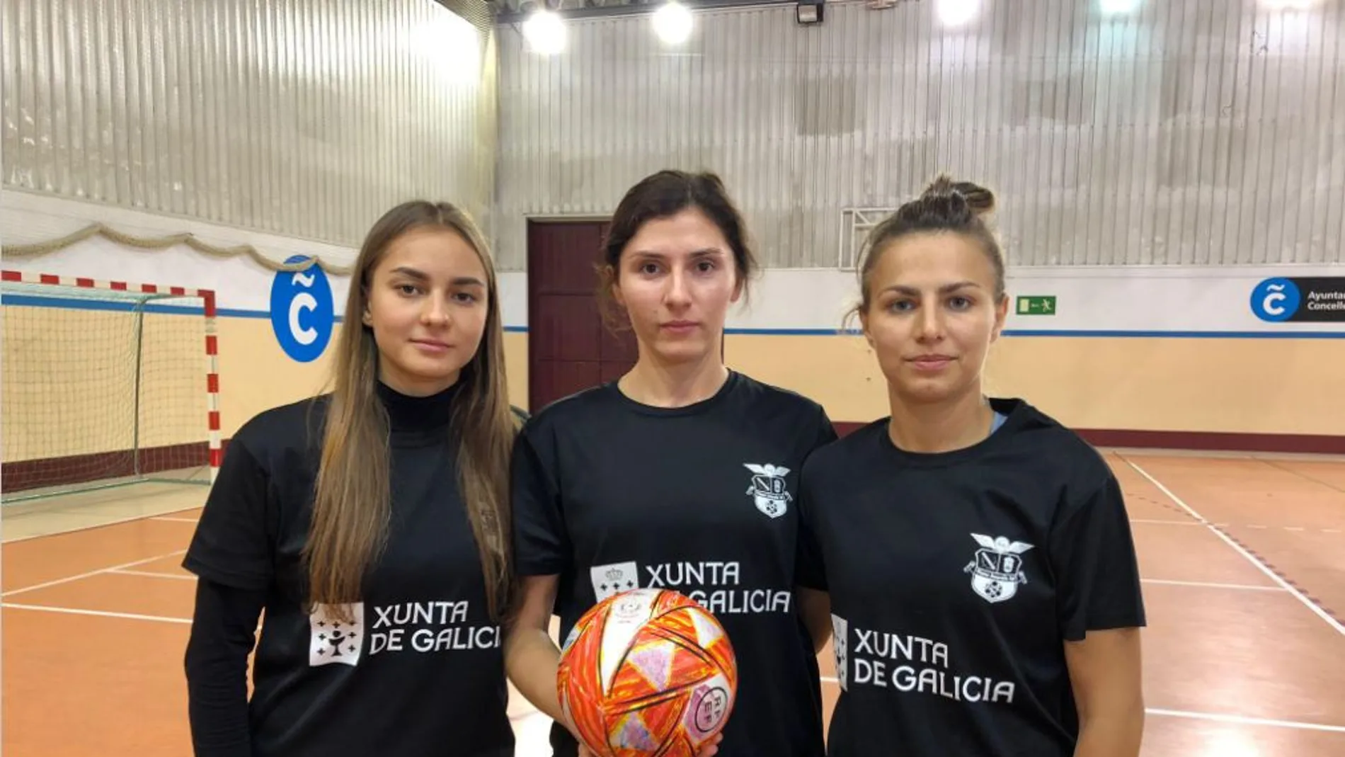 La nueva vida de tres refugiadas ucranianas en el club coruñés Amarelle Fútbol Sala