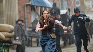 Primer tráiler 'Enola Holmes 2': Millie Bobby Brown regresa como una heroína en compañía de Henry Cavill
