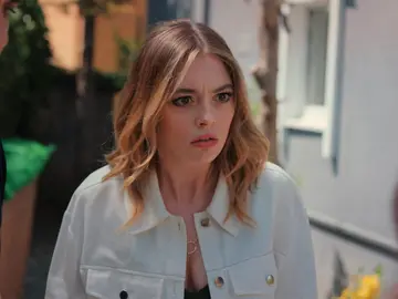 Asya vuelve a casa y le enseña a Volkan las pruebas que demuestran que Derin la amenazó: "Voy a denunciarte" Asya vuelve a casa y le enseña a Volkan las pruebas que demuestran que Derin la amenazó: "Voy a denunciarte"