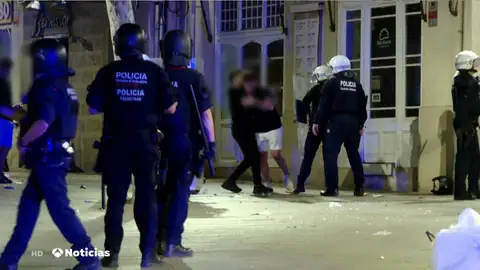 Apuñalan a un joven de 25 años en las fiestas de La Mercè, Barcelona Apuñalan a un joven de 25 años en las fiestas de La Mercè, Barcelona