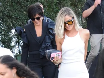Khloé Kardashian y su madre, Kris Jenner Khloé Kardashian y su madre, Kris Jenner