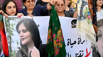 Imagen de una manifestación en Beirut (Líbano) en protesta por la muerte de Mahsa Amini Imagen de una manifestación en Beirut (Líbano) en protesta por la muerte de Mahsa Amini