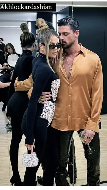 Khloé Kardashian y Michelle Morrone Khloé Kardashian y Michelle Morrone