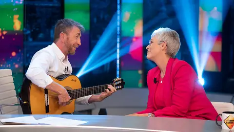 Jamie Lee Curtis se enamora de la guitarra española de Pablo Motos Jamie Lee Curtis se enamora de la guitarra española de Pablo Motos