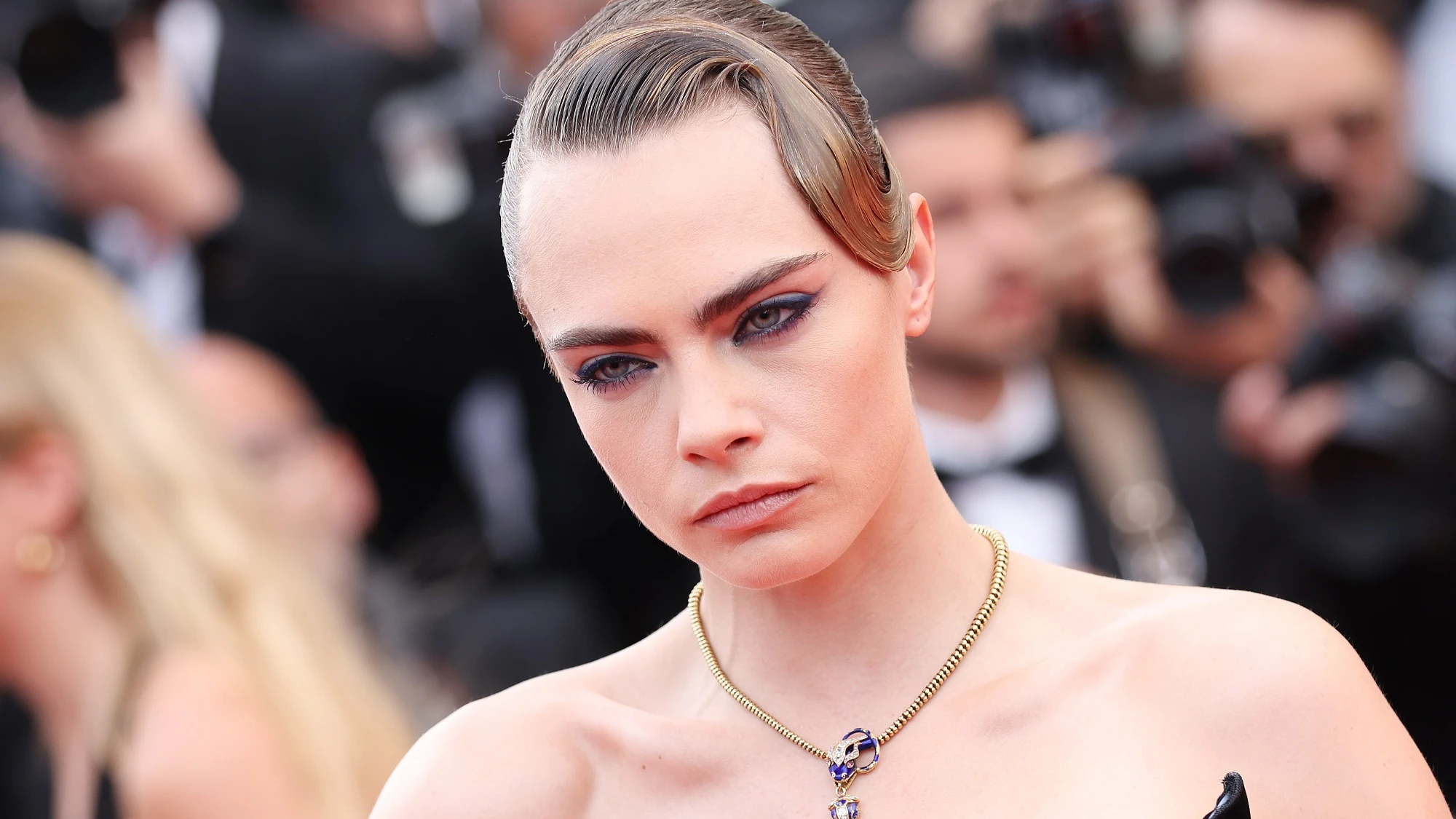 Cara Delevingne, pillada intentando pasar desapercibida tras la polémica por su estado mental Cara Delevingne, pillada intentando pasar desapercibida tras la polémica por su estado mental