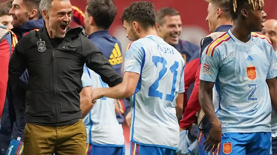 Luis Enrique celebra la victoria ante Portugal Luis Enrique celebra la victoria ante Portugal