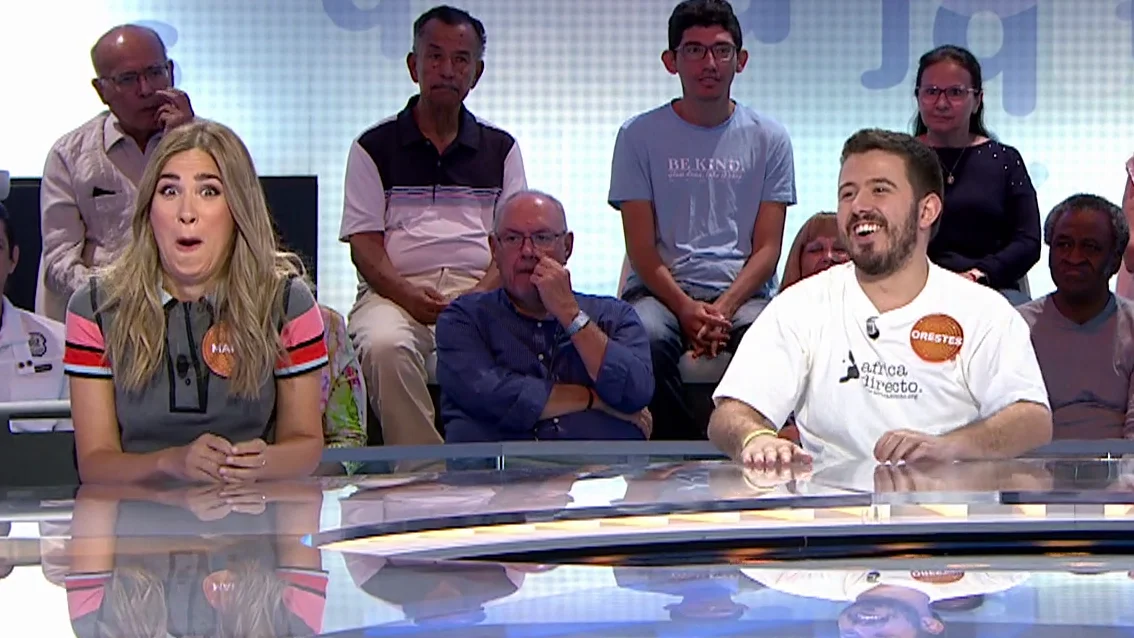 ¡Es contagioso! María Gómez hace probar a Orestes su propia medicina humorística ¡Es contagioso! María Gómez hace probar a Orestes su propia medicina humorística