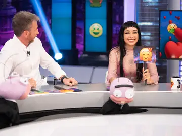 ¿Hacerlo en la playa? María Becerra se atreve con el juego más comprometido: “La arena entre los pliegues…” ¿Hacerlo en la playa? María Becerra se atreve con el juego más comprometido: “La arena entre los pliegues…”