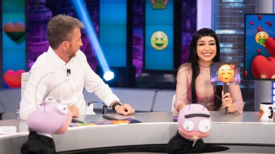 ¿Hacerlo en la playa? María Becerra se atreve con el juego más comprometido: “La arena entre los pliegues…”
