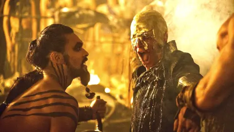 Harry Lloyd y Jason Momoa como Viserys y Khal Drogo en 'Juego de Tronos' Harry Lloyd y Jason Momoa como Viserys y Khal Drogo en 'Juego de Tronos'